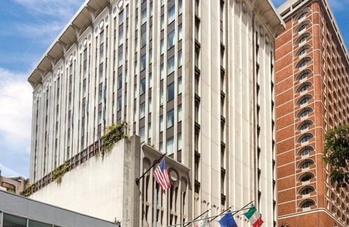 Union Square Condo | Chic King Suite at Wyndham Donatello in SF