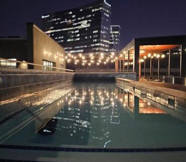 Sandown Apartment | Chic Studio with Panoramic Sandton Views
