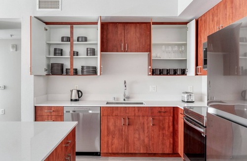Union City Apartment | Chic Union City 2BR w/Gym & BBQ, nr Union Landing, by Blueground