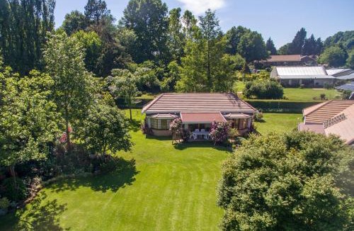 Himeville House | Chikanka