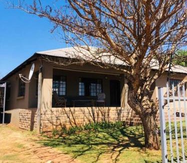 Ekurhuleni Villa | Cipresso Guesthouse