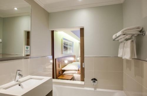Mowbray Hotel | City Lodge Hotel Pinelands