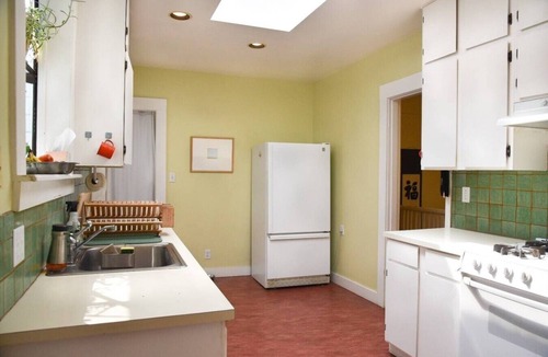 Cole Valley Apartment | Classic & Colorful Apt in Cole Valley Near GG Park