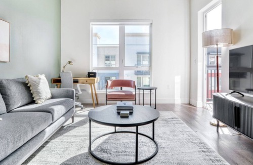 Central San Mateo Apartment | Classic San Mateo 1BR w/ Gym, A/C & W/D, nr Caltrain, by Blueground