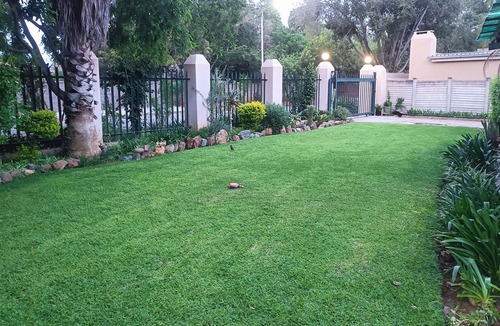 Mahikeng House | Clean Private modern and Safe