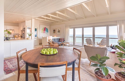 Cape Peninsula House | Cliffhanger Misty Cliffs: 3 bedrooms, 2.5 bath Beachfront Luxury Beach Bungalo