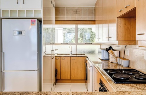 Clifton Apartment | Clifton Apartment w Direct Beach Access Marella