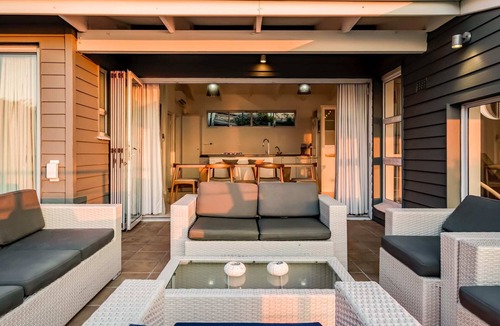 Clifton Villa | Clifton Beach Bungalow w/Views (Bungalow on 4th)