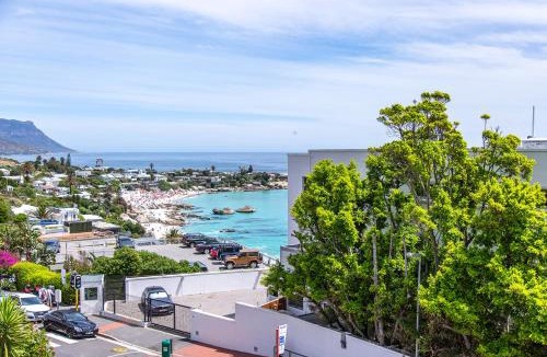 Bantry Bay Apartment | Clifton Beachfront Studio-Sea Views & Walk To Beach
