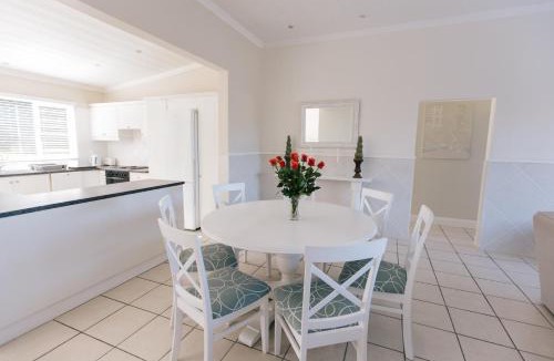 Kei Mouth House | Clifton Cottage