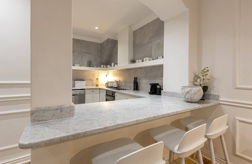 Plumstead Apartment | Clifton YOLO Spaces - Clifton Beachfront Dream