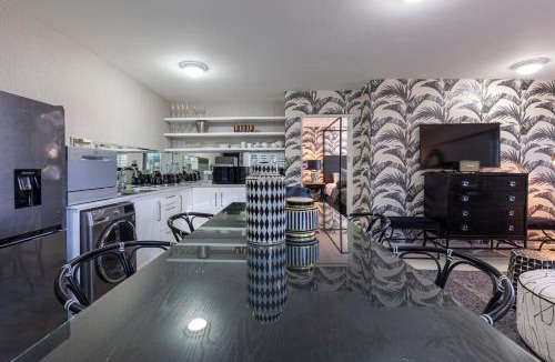 Clifton House | Clifton YOLO Spaces - Clifton Mansion Villa