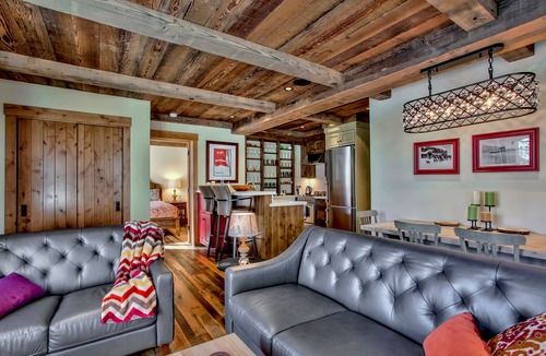 Olympic Valley Ski Chalet | Close to the Lifts and Village with Free Valley Wide Shuttle Service