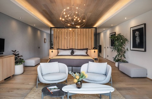 Cape Winelands Hotel | Clouds Estate