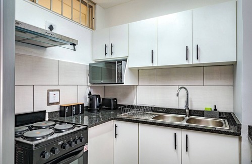 Umhlanga Apartment | Coastal Comfort in Umhlanga Rocks — Large 3BR Steps from the Beach
