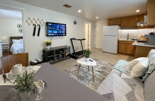Westlake House | Coastal Getaway: Luxe Suite near Cliff, Lake & Local Shops