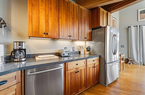 Sea Ranch House | Coastal Sea Ranch retreat with hot tub & fireplace