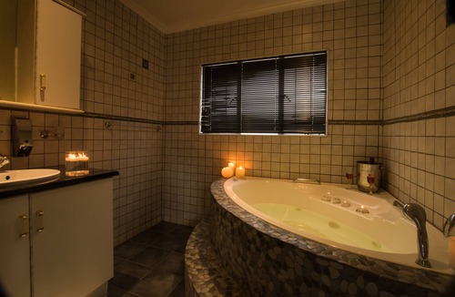 Hartbeespoort House | Cocomo Guesthouse, Spa and Conference Centre