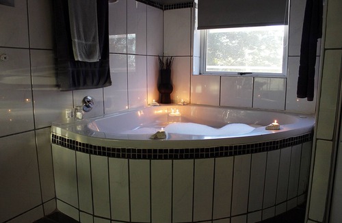 Hartbeespoort House | Cocomo Guesthouse, Spa and Conference Centre