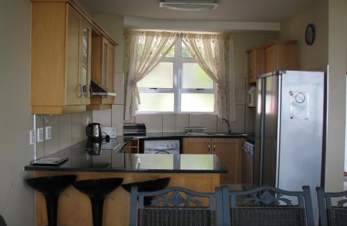 Margate Beach Apartment | Colonial Sands 205
