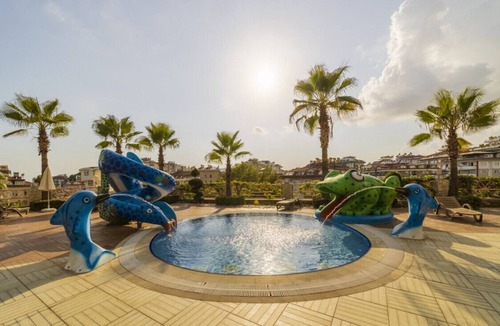 Alanya Apartment | Colorful Flat with Shared Pool and Spa in Alanya