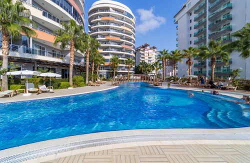 Alanya Apartment | Colorful Flat with Shared Pool and Spa in Alanya