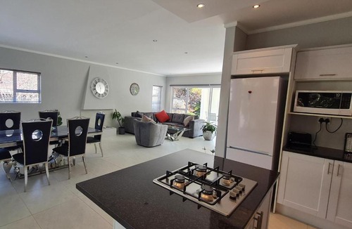 Edenvale House | Colourful Horizons