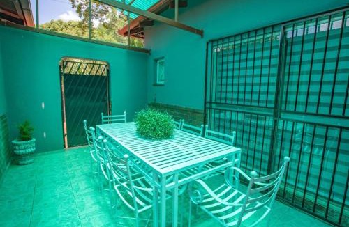 Pretoria Apartment | Colourfully cosy