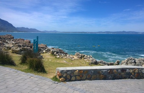 Kleinmond House | Come an enjoy Cape Towns best kept secret. Kleinmond, 2 hours from the city.