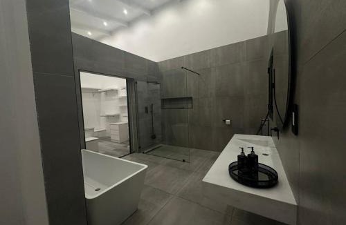 Monte Vista House | Comfort Cove
