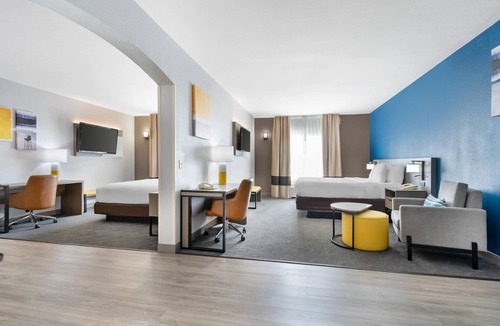 Southeastern Sacramento Hotel | Comfort Inn & Suites Sacramento - University Area