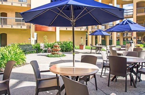 The East Side Hotel | Comfort Inn and Suites San Francisco Airport North