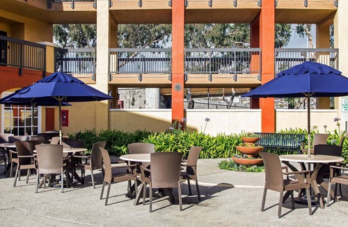 The East Side Hotel | Comfort Inn and Suites San Francisco Airport North
