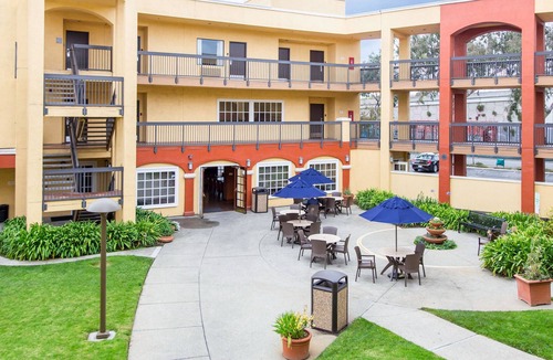 The East Side Hotel | Comfort Inn and Suites San Francisco Airport North
