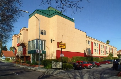 San Jose Hotel | Comfort Suites San Jose Airport