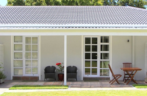 Alphen Apartment | Comfortable 2-Bedroom-Apartment in Upper Constantia