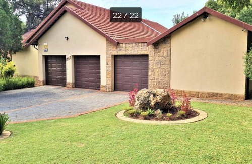 Centurion House | Comfortable and spacious holiday home with beautiful garden