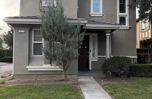 San Jose House | Comfortable Room in San Jose with TV, WiFi, mini-fridge,Coffe maker, microwave