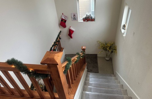 San Jose House | Comfortable Room in San Jose with TV, WiFi, mini-fridge,Coffe maker, microwave