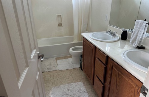 San Jose House | Comfortable Room in San Jose with TV, WiFi, mini-fridge,Coffe maker, microwave
