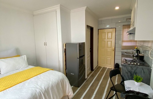 Daveyton House | Comfy Cosy studio apartment