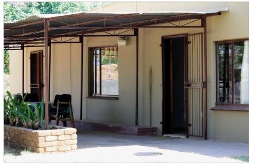 Lephalale House | Comfy room with dstv and aircon in convenient location
