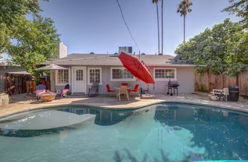 Sacramento House | Comfy “Serene Oasis” 3-bedroom 2-bathroom house in peaceful West Sacramento