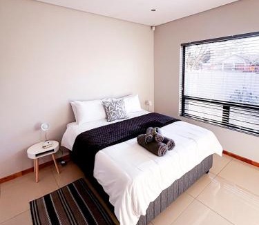 Bayswater House | Complete Modern 3-Bedroom Home
