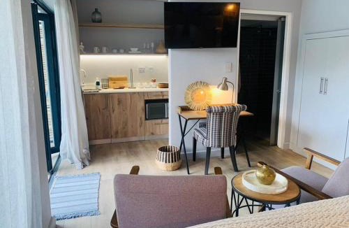 Constantia Cabin | Constantia Winelands Lodge
