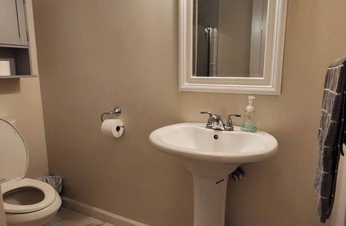 Westlake Apartment | Contemporary and Stylish Flat near SFO