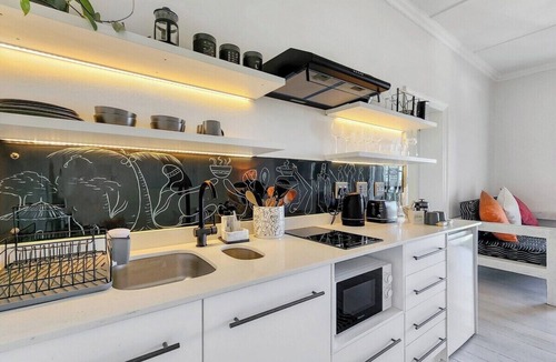 Observatory Apartment | Contemporary and Stylish Apartment in Observatory