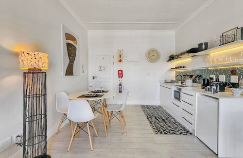 Observatory Apartment | Contemporary and Stylish Apartment in Observatory