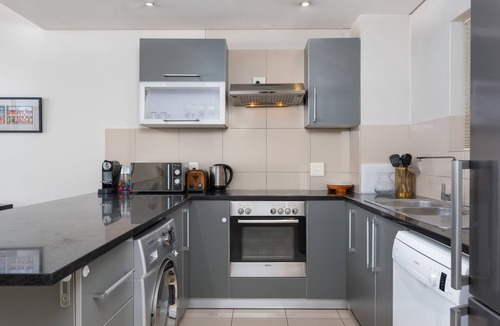 Cape Town City Centre Apartment | Contemporary City Apartment | Table Mountain Views
