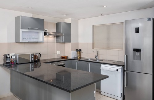 Cape Town City Centre Apartment | Contemporary City Apartment | Table Mountain Views